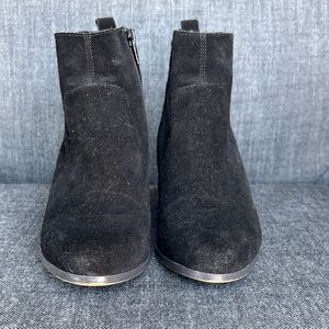 Crown Vintage Black Suede Side Zip Ankle Boots – Good Condition
